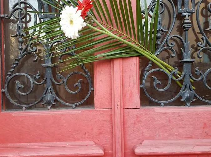 L'enchantraine - Confort Et Tarif Inclus - Spacieux Et Accueillant Sur Apartmán Épinal