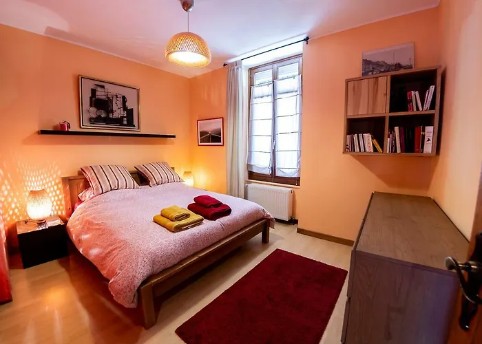 L'enchantraine - Confort Et Tarif Inclus - Spacieux Et Accueillant Sur * Épinal