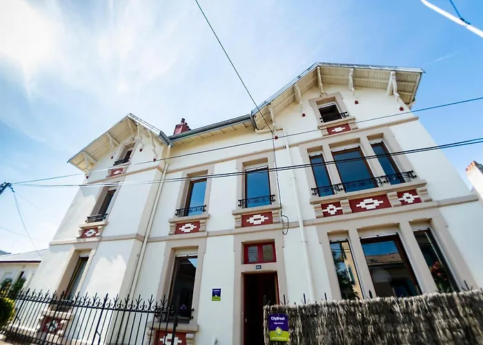 L'enchantraine - Confort Et Tarif Inclus - Spacieux Et Accueillant Sur Apartmán Épinal